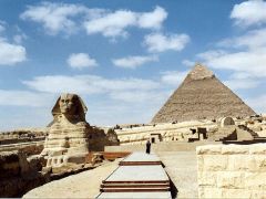 Tapeta great-sphinx-and-pyramid.jpg