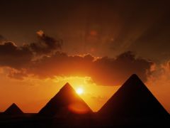 Tapeta pyramids-at-sunset.jpg